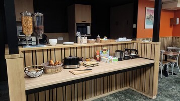 Daily buffet breakfast (EUR 7.5 per person)
