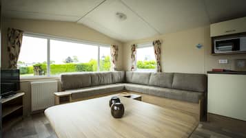 Luxury Lodge, 3 Bedrooms | Living area