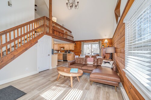 Secluded Pet-Friendly High-Tech Log Cabin in the Woods