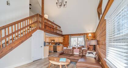 Secluded Pet-Friendly High-Tech Log Cabin in the Woods