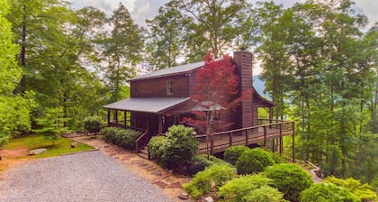 New Gourmet Kitchen, 210 great reviews
3 levels for privacy2 fireplaces,hottub