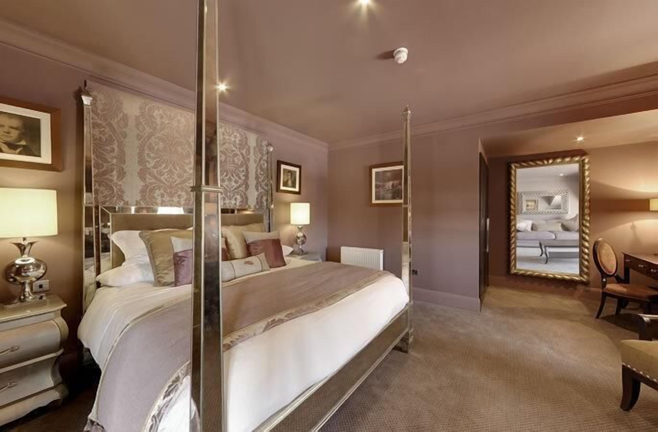 in-room safe, iron/ironing board, free cots/infant beds, rollaway beds