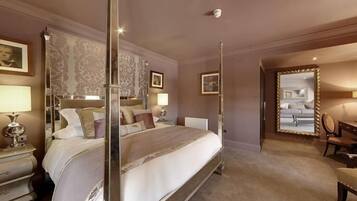 In-room safe, iron/ironing board, free WiFi, bed sheets