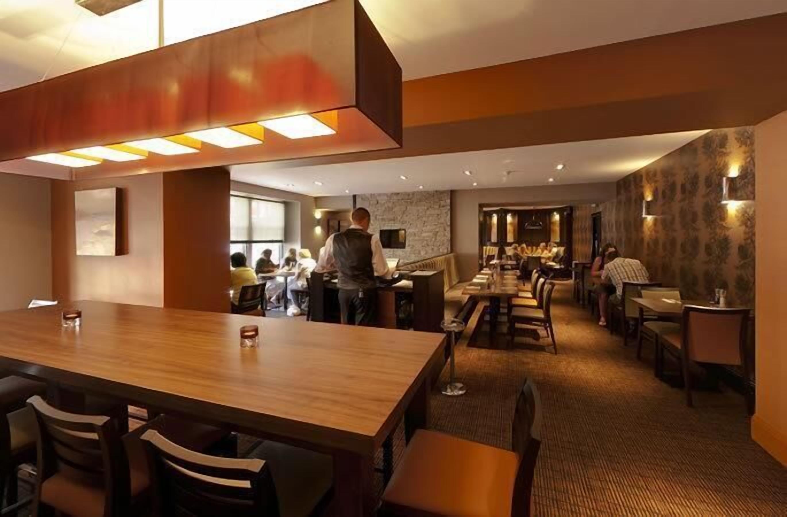 free daily full breakfast