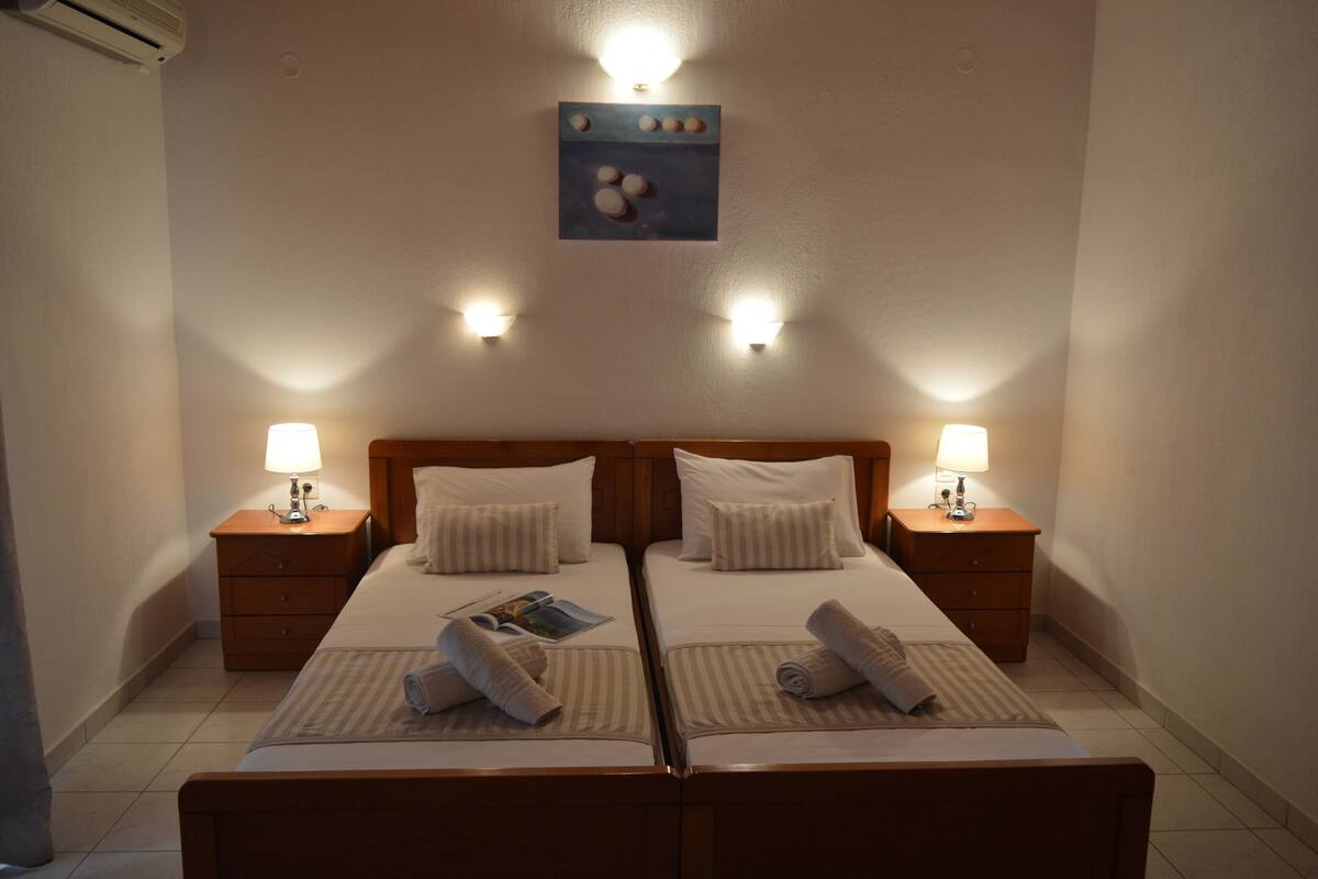 Standard-Dreibettzimmer | Schallisolierte Zimmer, kostenloses WLAN, Bettwäsche