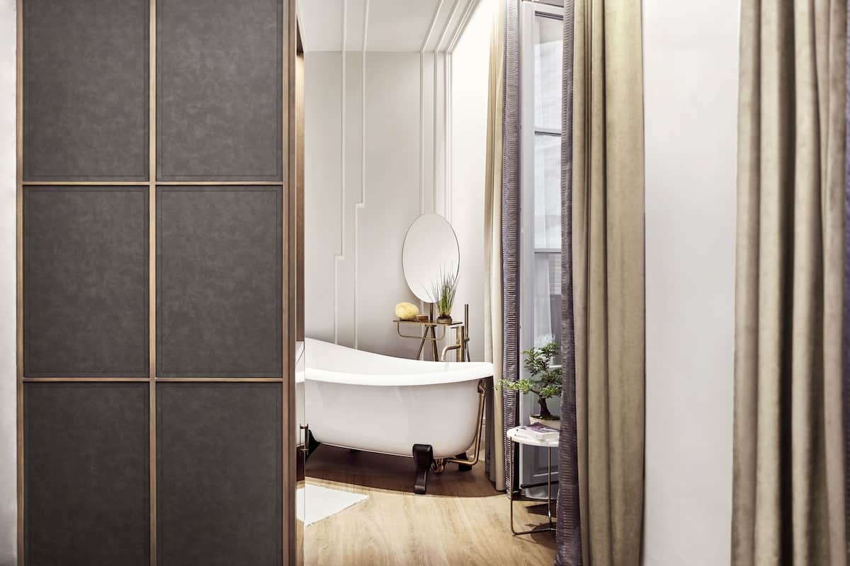 executive room | bathroom | designer toiletries, hair dryer, bathrobes, slippers
