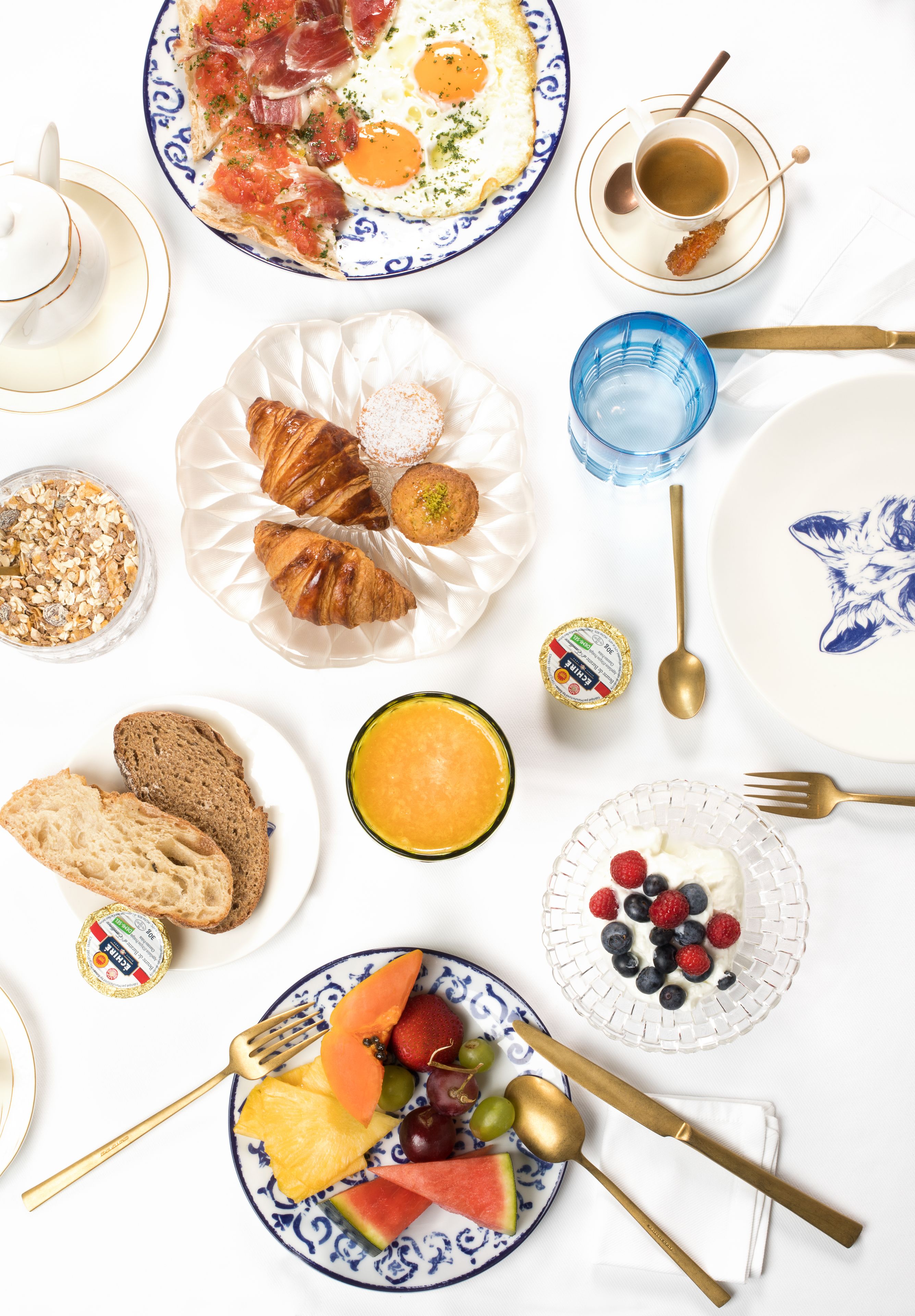 Bữa sáng buffet hàng ngày (39 EUR/mỗi người) 