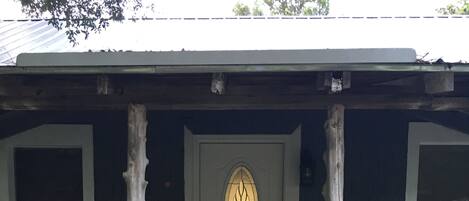 تفاصيل الفندق من الخارج