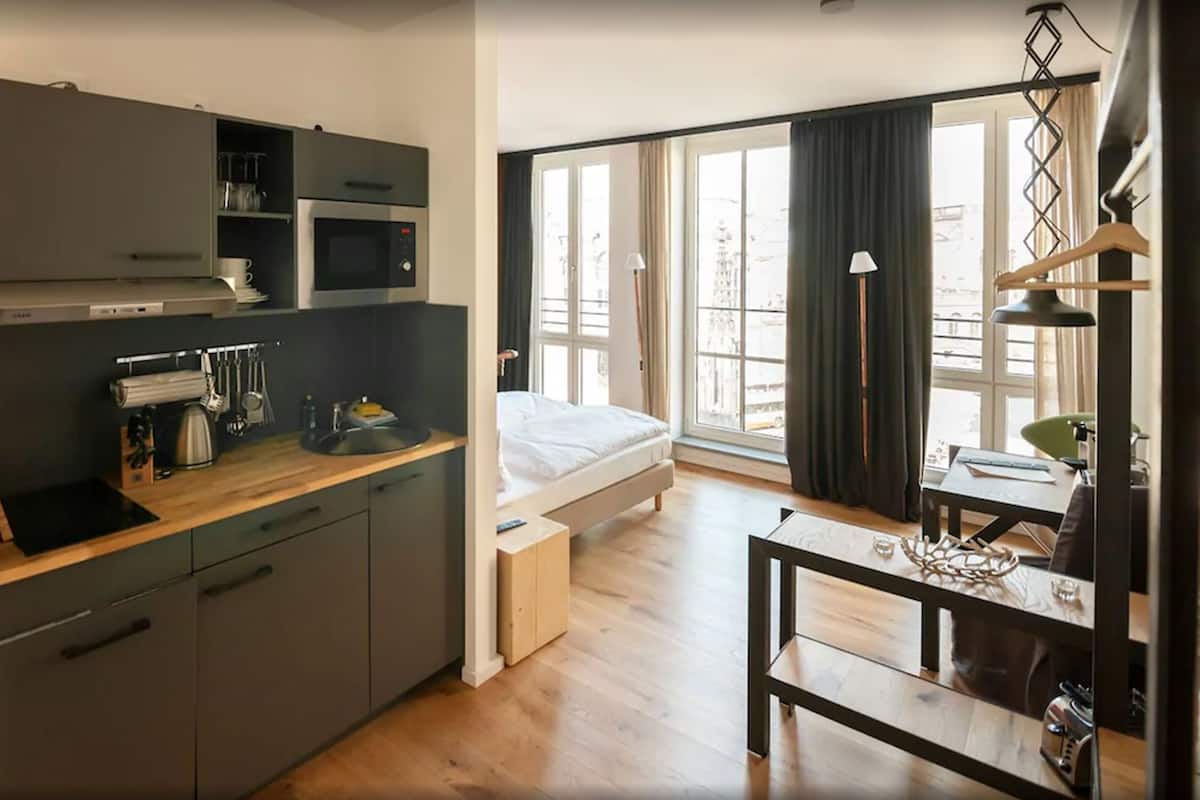 SÀngtillbehör av högsta kvalitet och minibar
