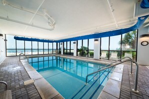Piscina coperta, una piscina riscaldata