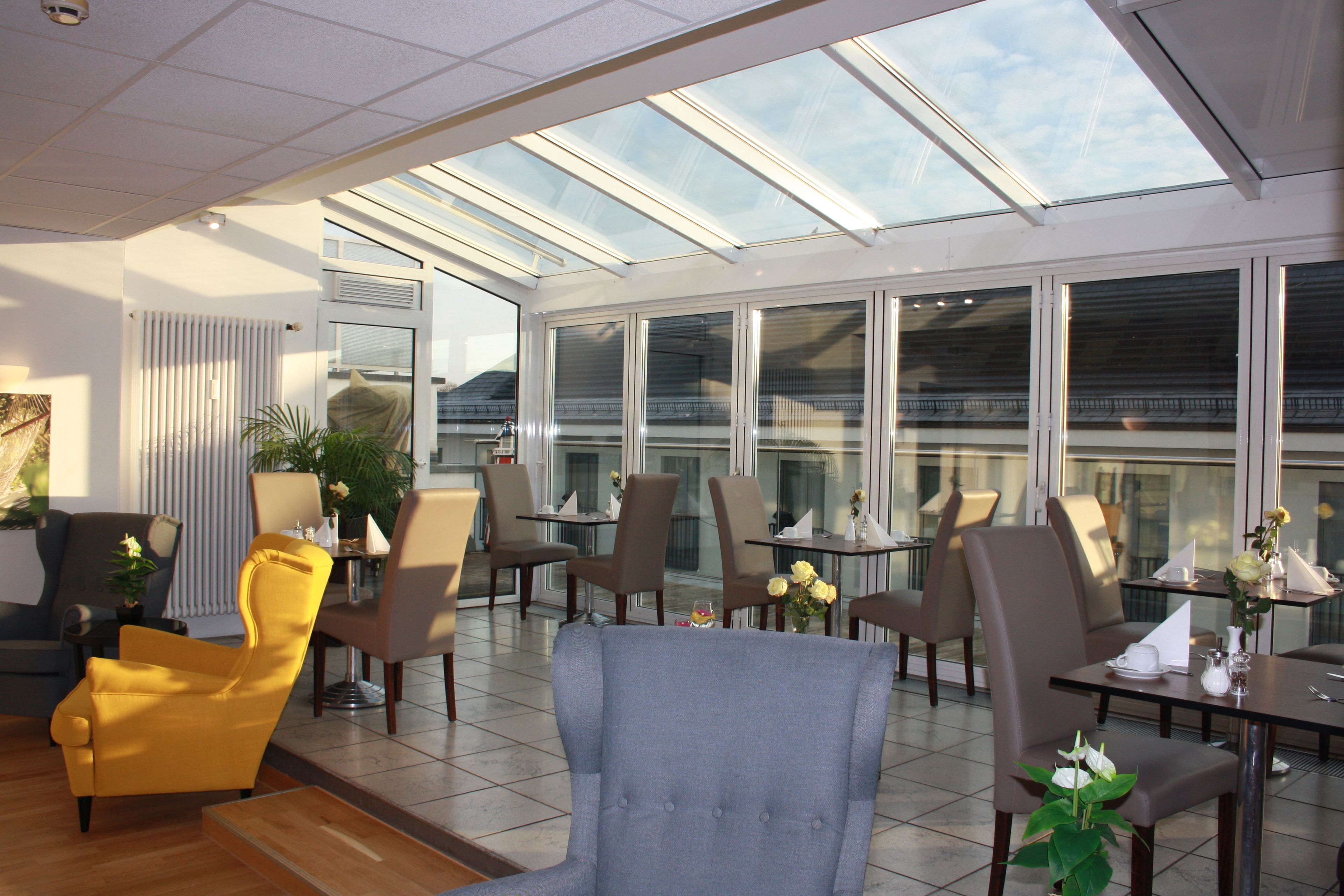 daily buffet breakfast (eur 12 per person)