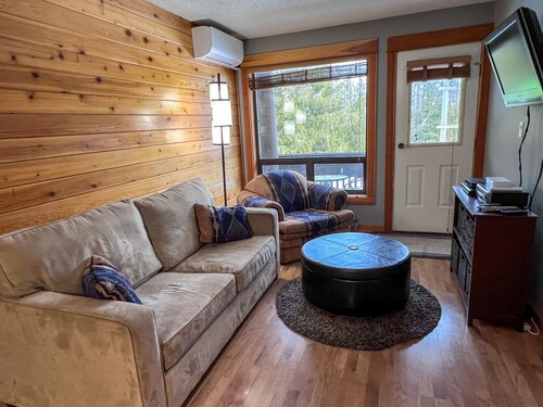 True Ski In Ski Out Location. A/C