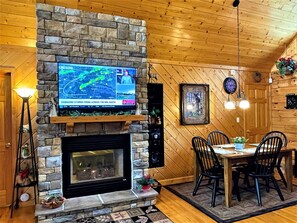 Dining - Gorgeous Mtn Sunset View/See Dollywood Nightly Fireworks On Deck Jun 15 - Aug 2 (Pigeon Forge)
