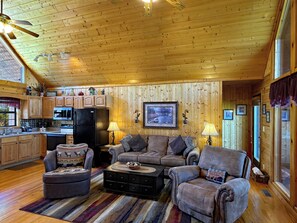 Smart TV, fireplace, stereo