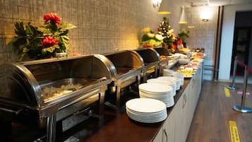 Se sirven desayunos, comidas y cenas