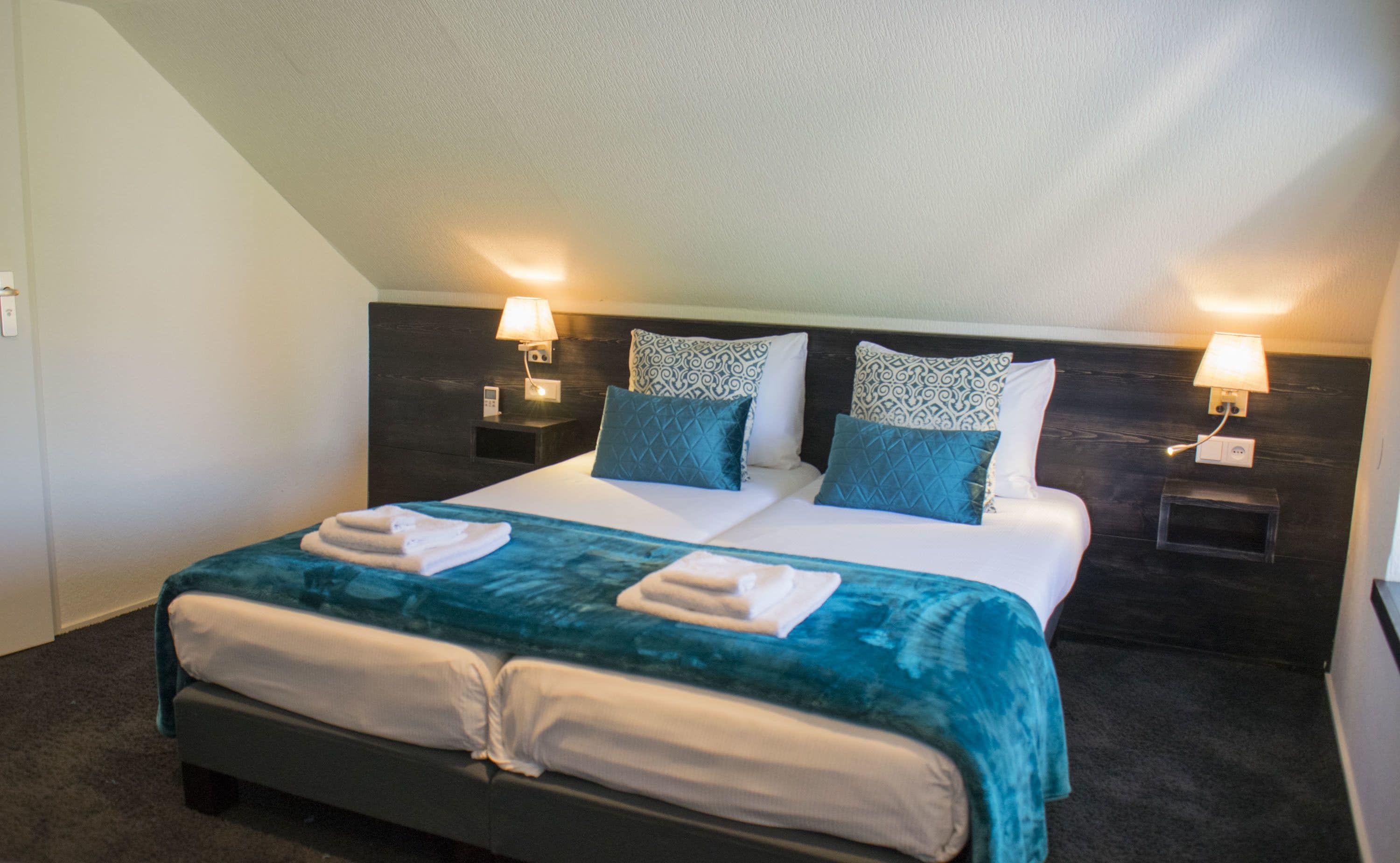 desk, iron/ironing board, cots/infant beds, rollaway beds