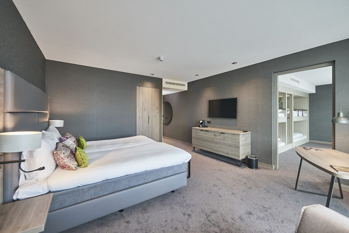 1 bedroom, minibar, in-room safe, desk