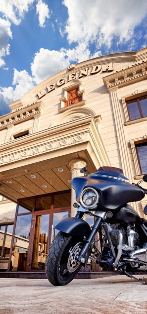 Pintu masuk properti