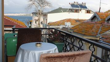 Deluxe Double Room, Sea View | Balcony