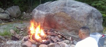 A Quiet Private Home With All Your Needs Fulfilled. Fun Year-round Destination 