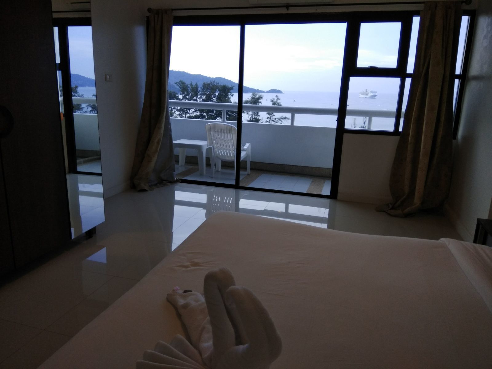 1 Bedroom Apartment with Sea View | Utsikt fra rommet