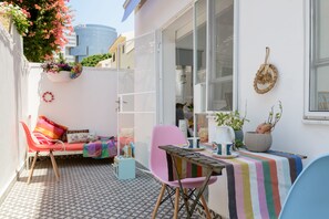 Terrace/patio - Vintage & Chic with Patio by FeelHome (Tel Aviv)