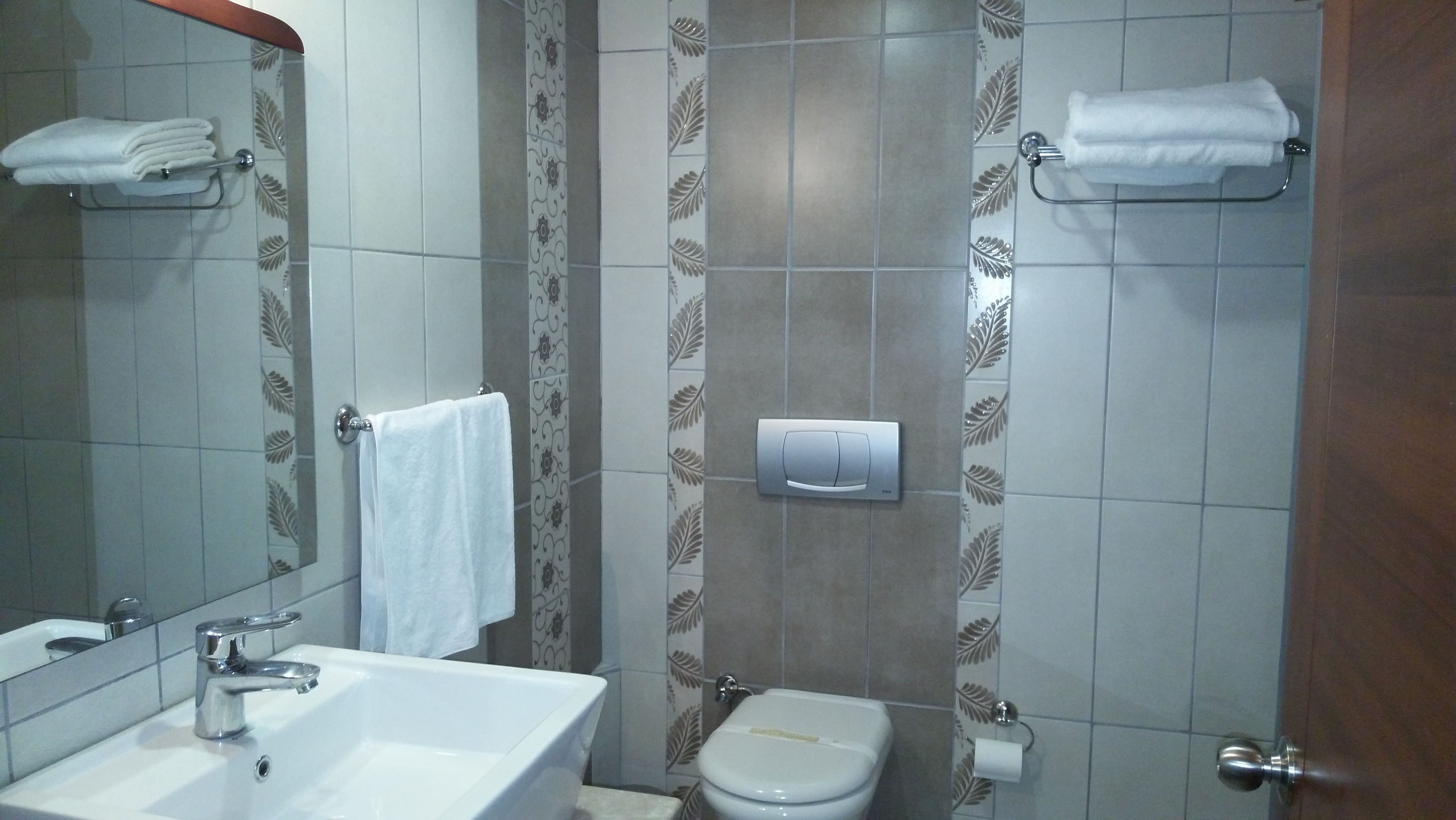 shower, free toiletries, hair dryer, slippers