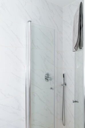 Douche de la salle de bain