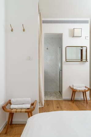 Design Apartment, 2 Bedrooms, Terrace, City View | 2 bedrooms, blackout drapes, iron/ironing board, cribs/infant beds - Terrace & View on Dallal square by FeelHome (Tel Aviv)