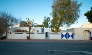 Front of property - Sokoun A True Emirati House by the Beach (Dubai)