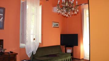 Télévision à écran plat de 28 pouces avec chaßnes numériques, télévision