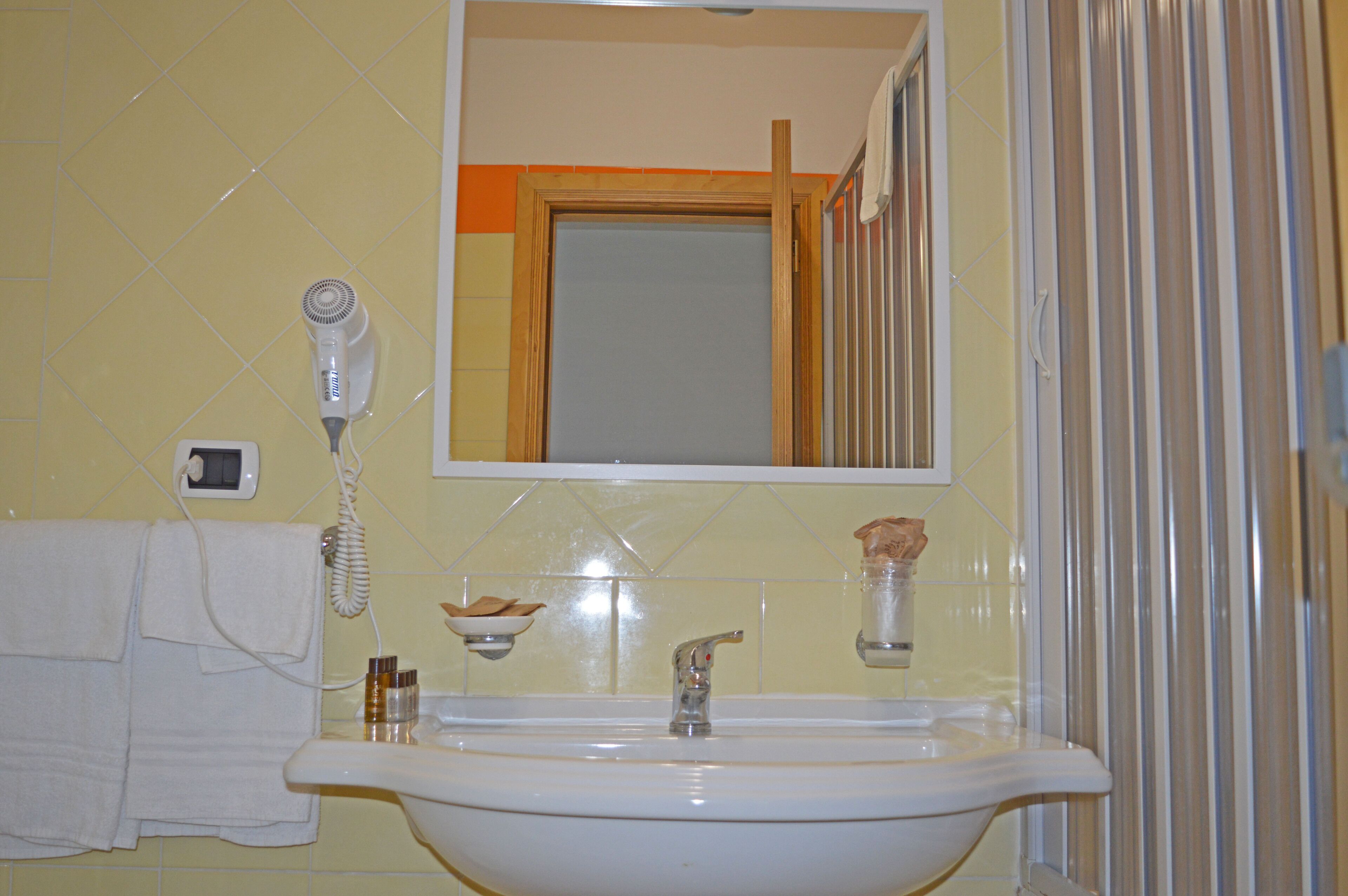 standard quadruple room, multiple beds | bathroom | shower, free toiletries, dressing gowns, bidet
