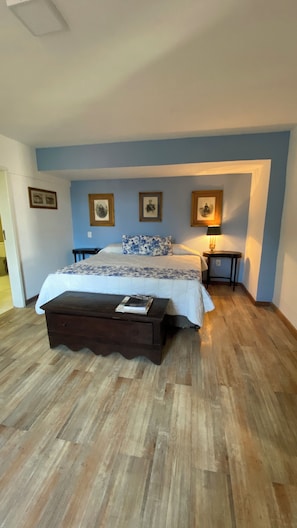 Quarto casal real | 1 quarto, frigobar, escrivaninha, Wi-Fi de cortesia