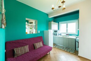 Family Apartment, Sea View | Private kitchen | Fridge, coffee/tea maker, electric kettle - La Terra Nostra (Corinth)