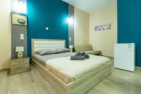 Studio, Garden View | Minibar, individually decorated, individually furnished, blackout drapes. La Terra Nostra