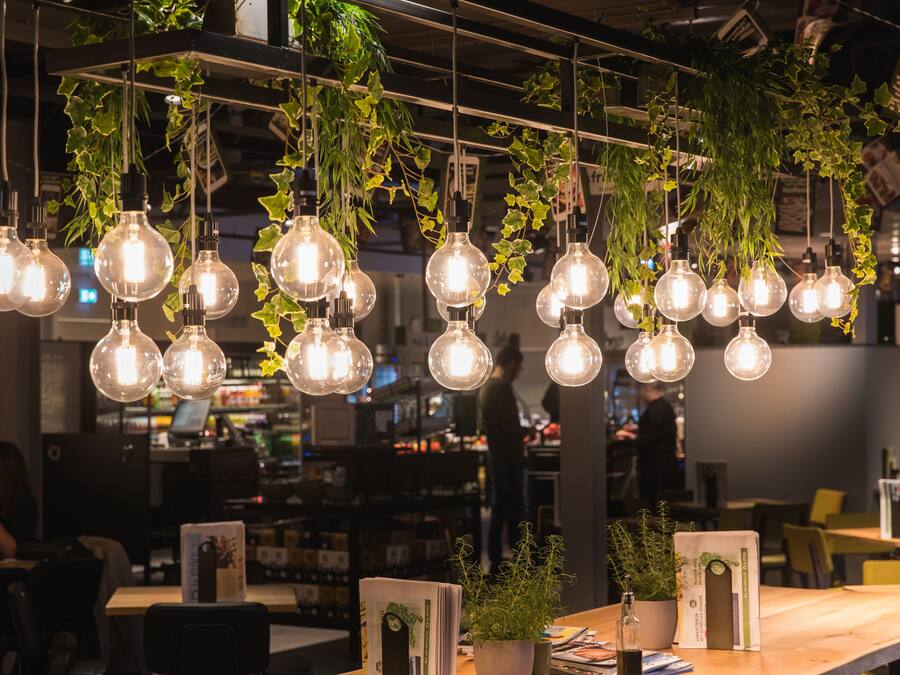 Lunch and dinner served