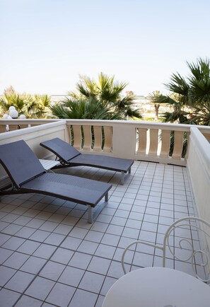 Superior Large con Balcone Vista Mare | Minibar, in-room safe, free WiFi