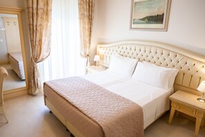 Rom – classic, balkong | Minibar, safe på rommet og wi-fi (inkludert)