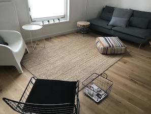 Apartment, Küche | Wohnbereich | Smart-TV