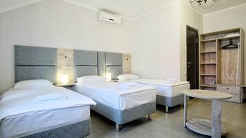 Familienzimmer (Without Balcony) | Zimmersafe, Verdunkelungsvorhänge, Bügeleisen/Bügelbrett