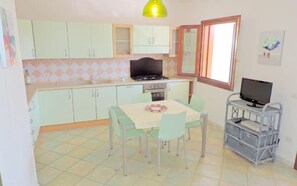 Apartment, 2 Bedrooms | Private kitchenette | Full-size fridge, microwave, oven, stovetop