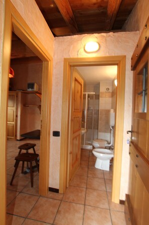 Estudi | Bany | Dutxa, articles de tocador gratuïts, assecador de cabells i bidet 