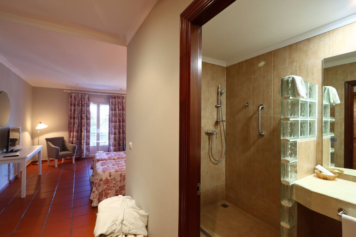 1 bedroom, desk, blackout curtains, free wifi