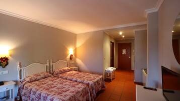 Desk, blackout drapes, free WiFi