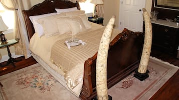 Premium bedding, individually decorated, individually furnished, desk