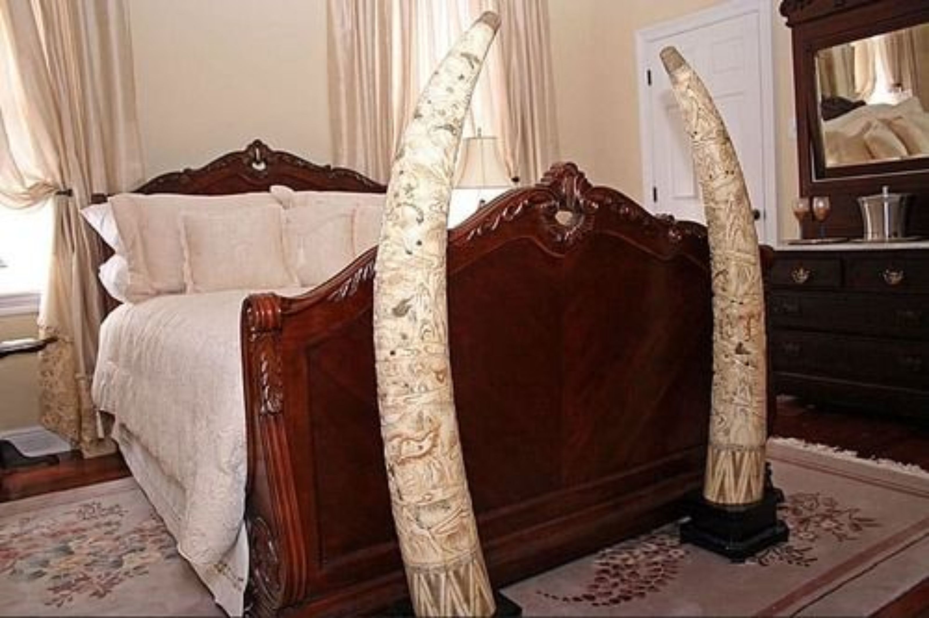 高級寢具、獨特裝潢、布置獨特、書桌