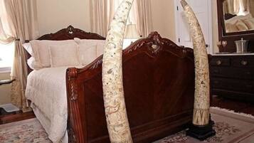 Premium bedding, individually decorated, individually furnished, desk