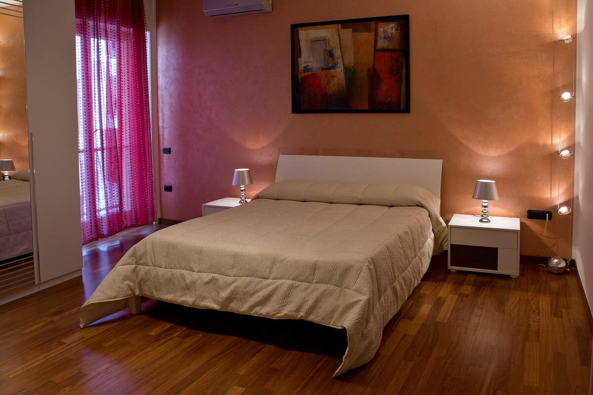 ダブルルーム | ミニバー、セーフティボックス (室内)、デスク、防音設備