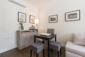 Studio Suite | Living area