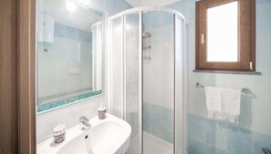 Apartment, 1 Bedroom | Bathroom | Towels - The Muse (Massa Lubrense)